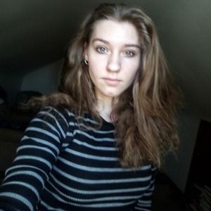 Meet your Posher, Chloe